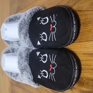 Bobs from Skechers women's 10 faux fur lined slip-on cat slippers